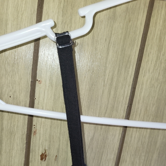 Beautiful boutique Sun/Flowy Floral Dress - Picture 2 of 8